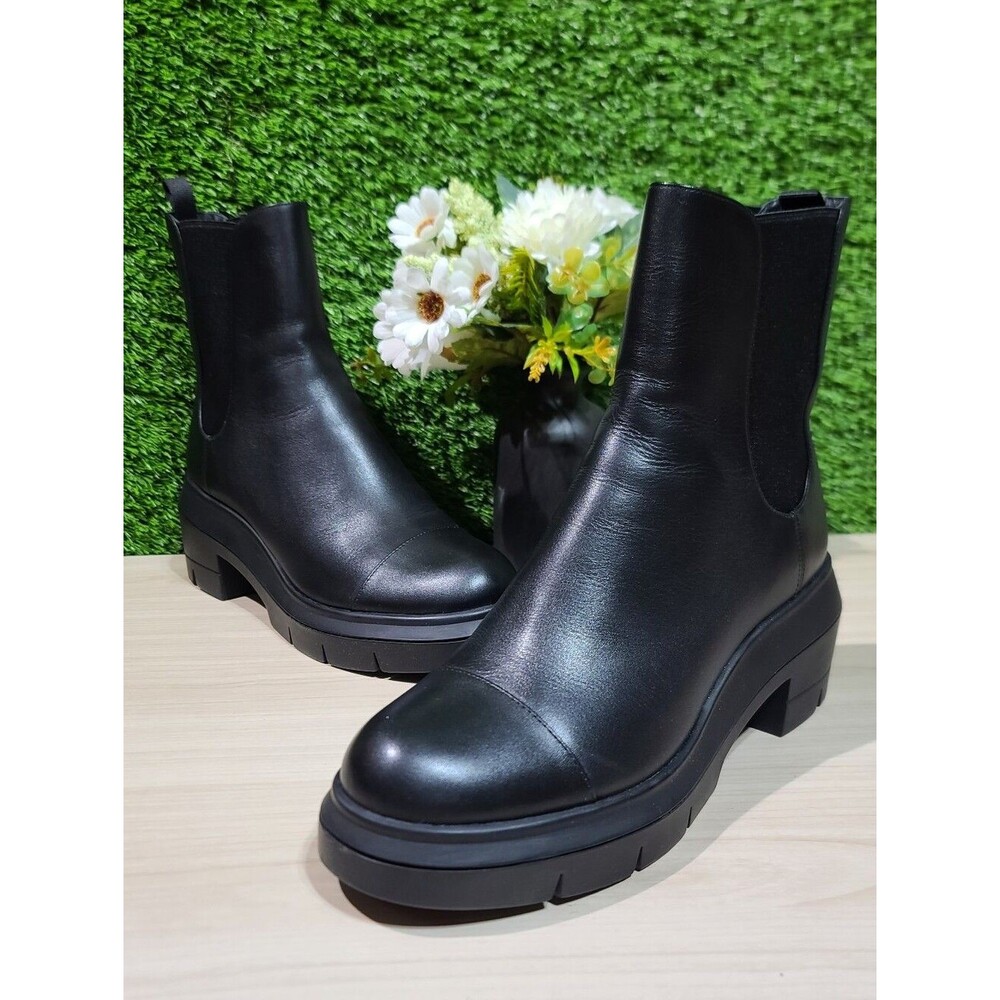 Stuart Weitzman Norah Chelsea Boots - Black / US 10
